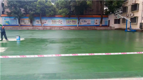 硅pu材料廠家-硅pu球場鋪設(shè)-，成冠體育