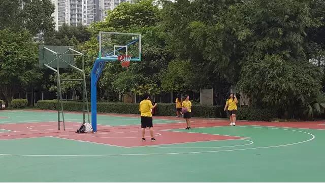 英語實(shí)驗(yàn)學(xué)校硅PU籃球場(chǎng)羽毛球場(chǎng)
