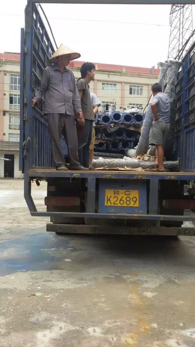 籃球架報價-籃球架廠家-籃球架圖片-籃球架高度-成冠體育