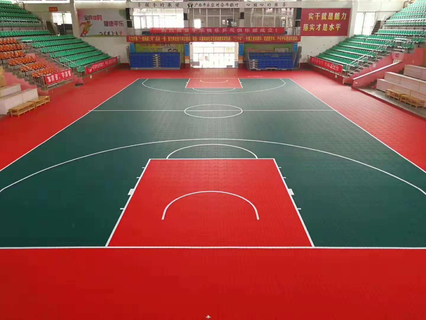 拼裝地板價(jià)格-拼裝地板施工-拼裝地板批發(fā)-幼兒園拼裝地板-成冠體育 拼裝地板價(jià)格-拼裝地板施工-拼裝地板批發(fā)-幼兒園拼裝地板-成冠體育