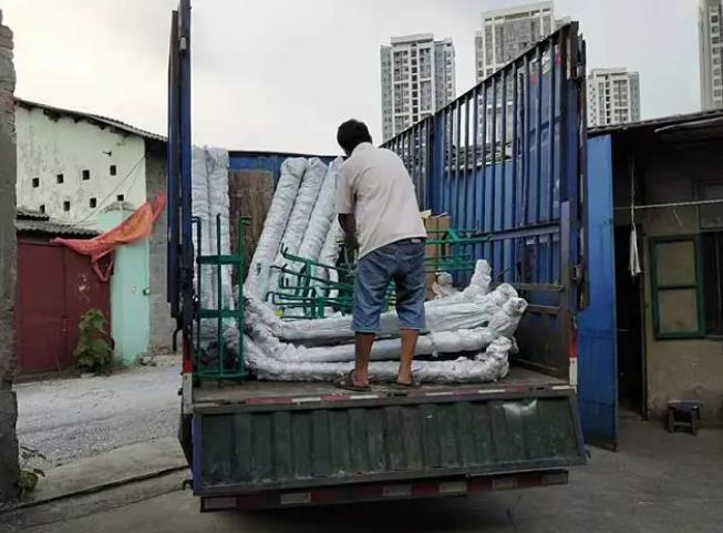 河池都安移動球架裝車發(fā)貨