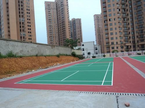 柳州某小區(qū)丙烯酸籃球場下雨前竣工 柳州某小區(qū)丙烯酸籃球場下雨前竣工