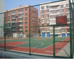 網(wǎng)球場(chǎng)PE包塑圍網(wǎng)